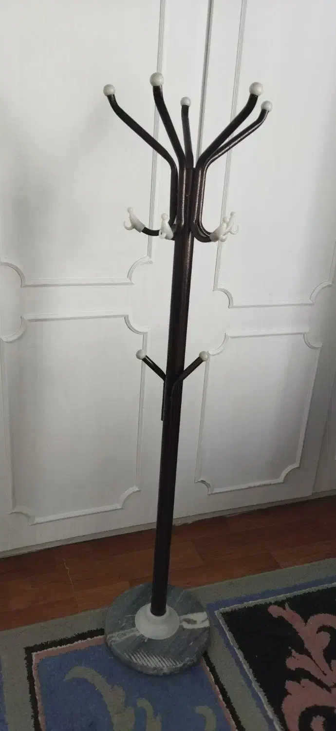 چوب لباسی کاملا سالم و نو|بندرخت و رخت‌آویز|شیراز, اصلاح‌نژاد|دیوار