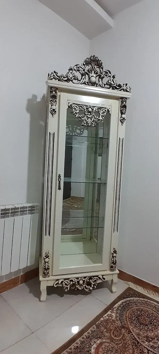 بوفه چهار طبقه‌ کاملا سالمه|بوفه، ویترین، کنسول|قزوین, |دیوار