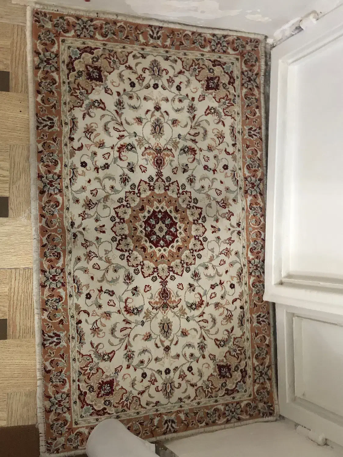 فرش ماشینی در حد نو|فرش|تبریز, |دیوار