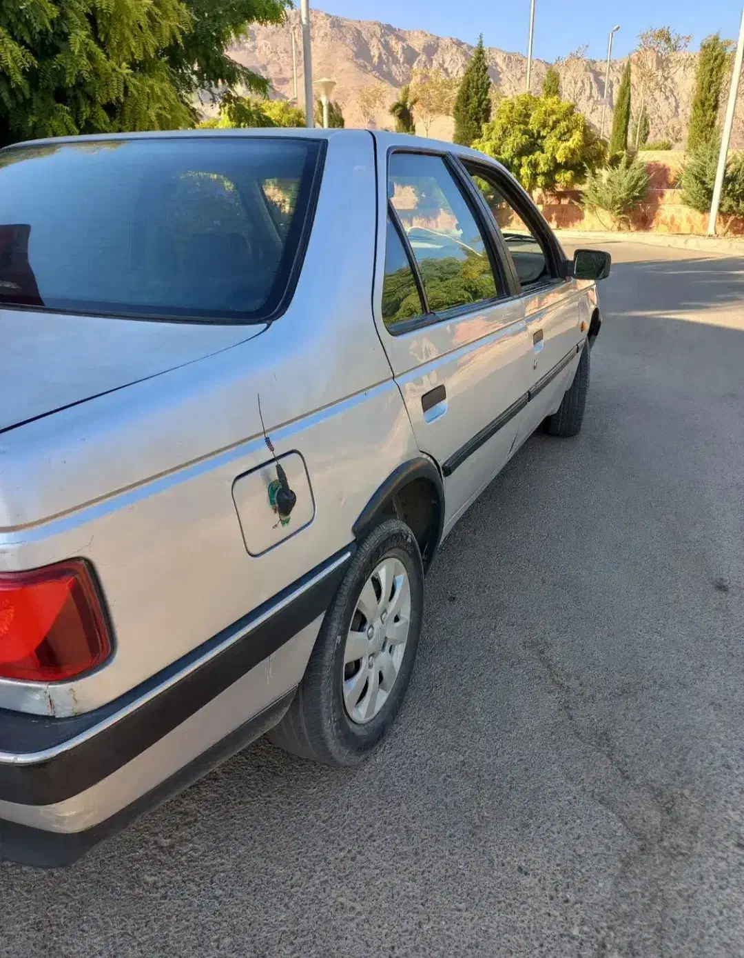 پژو ۴۰۵ تمیز|خودرو سواری و وانت|شهرکرد, |دیوار