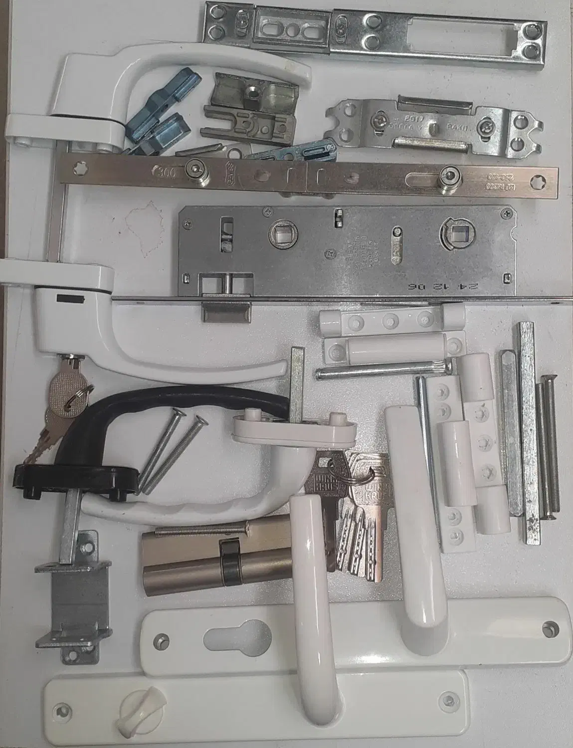 تعمیرات پنجره و درب upvc و المونیم ترمال|خدمات پیشه و مهارت|بوشهر, |دیوار