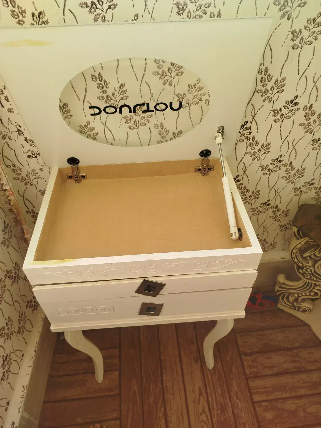 جا قاشقی|آب‌چکان و نظم‌دهنده ظروف|کرمانشاه, |دیوار