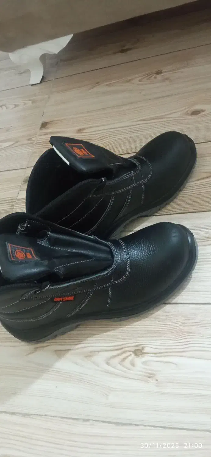 کفش ایمنی سایز۴۱|کیف، کفش، کمربند|خوی, |دیوار