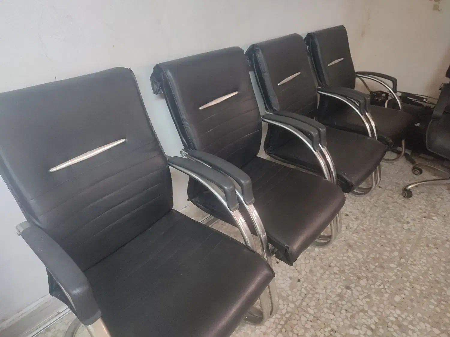 صندلی اداری انتظار کنفرانس ۴ عدد|مبلمان اداری|رشت, گلسار|دیوار