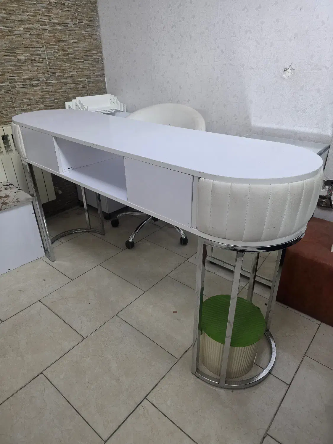 میز ناخن|آرایشگاه و سالن‌های زیبایی|پردیس, فاز ۱|دیوار