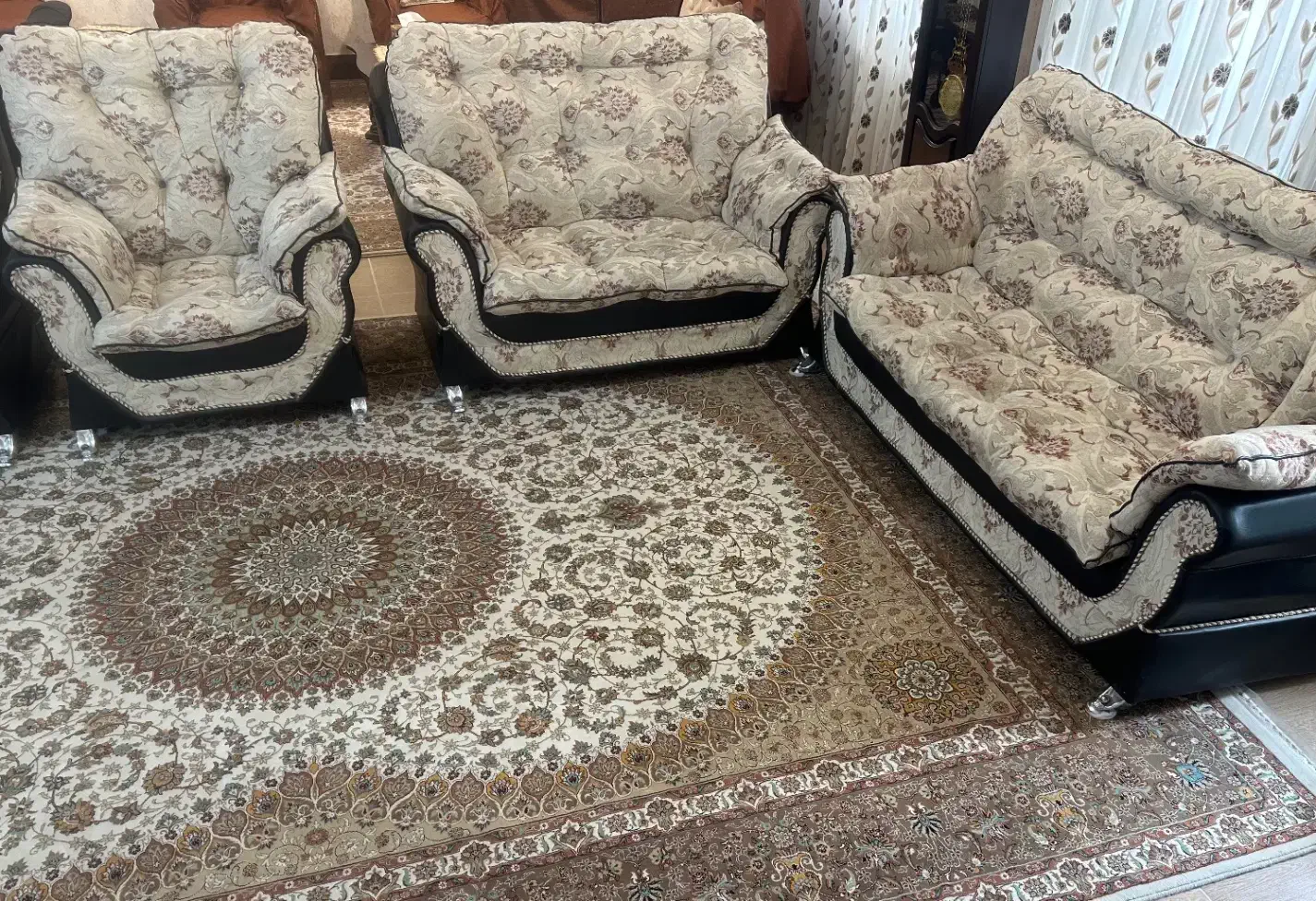 مبلمان راحتی ۷ نفره|مبلمان خانگی و میز عسلی|بروجن, |دیوار