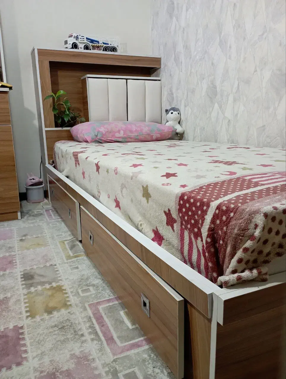 سرویس خواب یک نفره نوجوان|تخت و سرویس خواب|فردیس, منظریه|دیوار