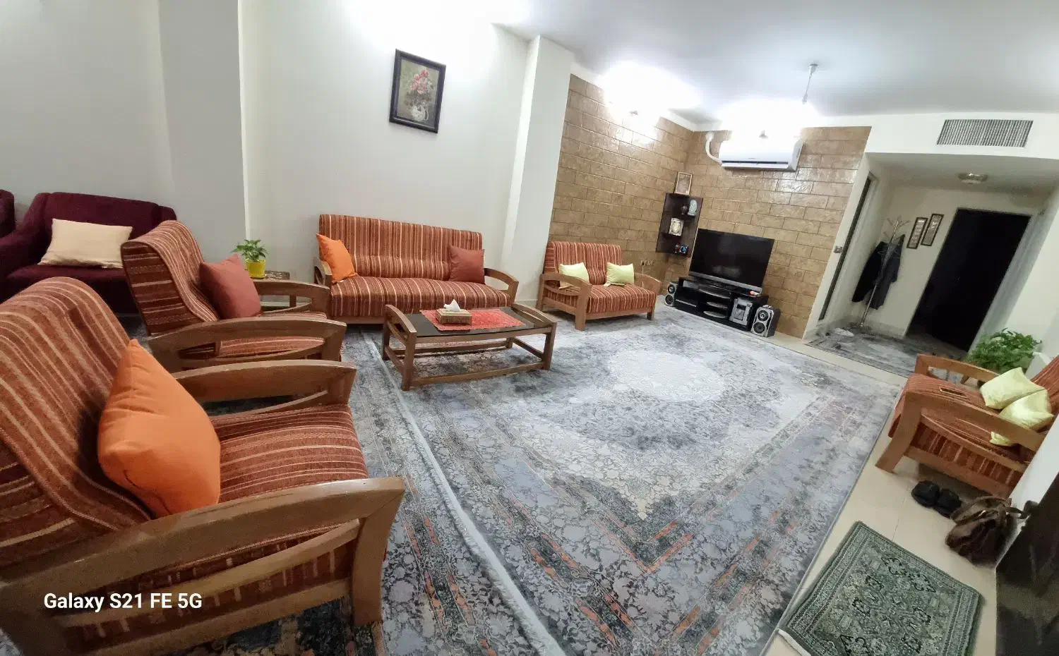 مبل ۷ نفره و جلو مبلی|مبلمان خانگی و میز عسلی|قم, انسجام|دیوار