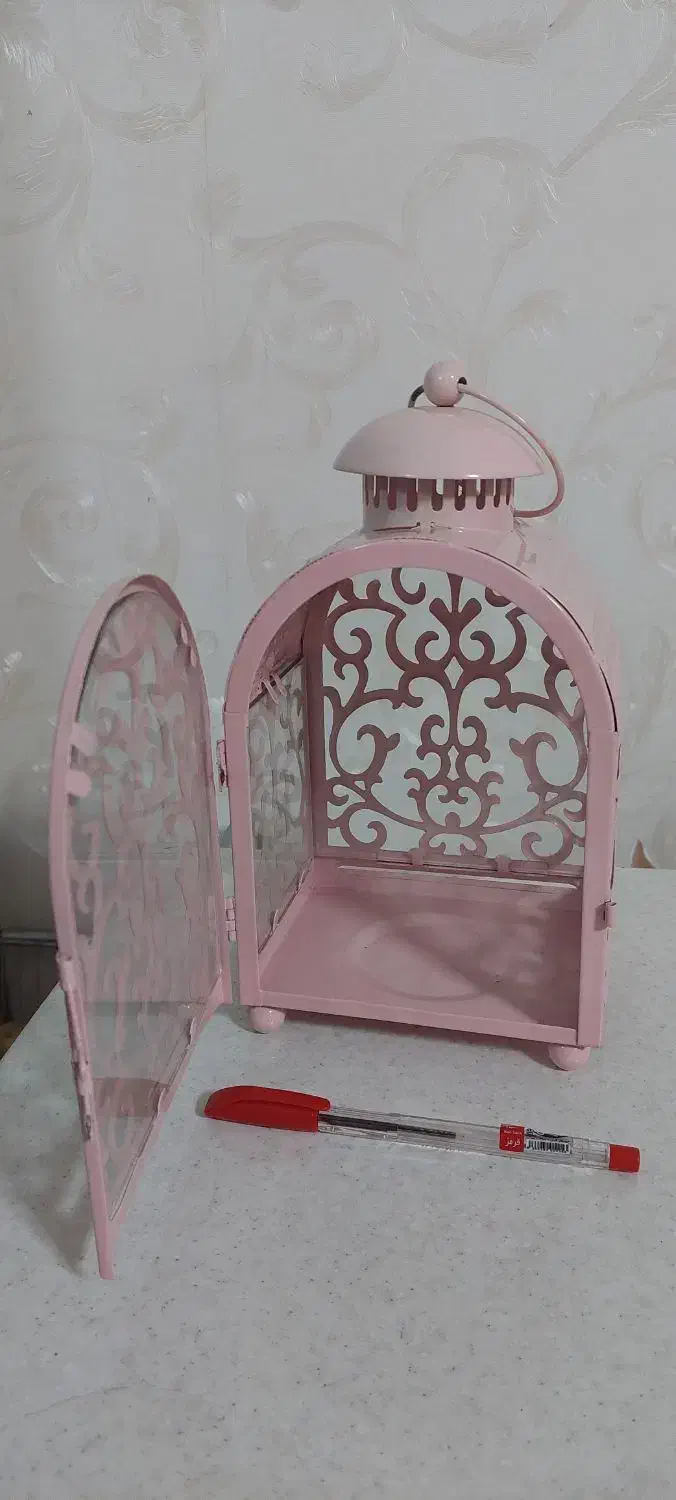 شمعدون فانوسی فلزی و تنه درخت چوبی کاملا سالم و نو|صنایع دستی و سایر لوازم تزئینی|رشت, علی آباد|دیوار