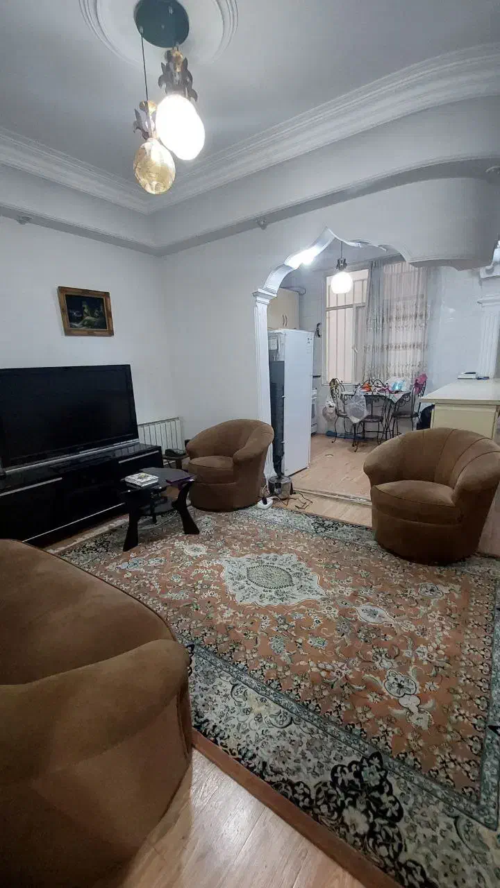 مبل راحتی ۷ نفره|مبلمان خانگی و میز عسلی|رشت, استادسرا|دیوار