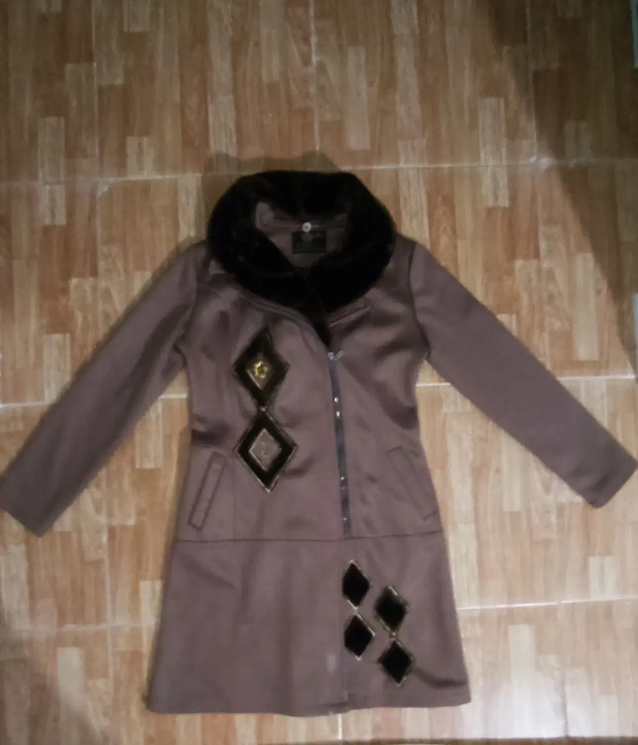 پالتو وبارانی|لباس|سنقر, |دیوار