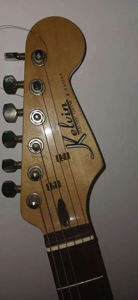 گیتار برقی|گیتار، بیس، امپلیفایر|اردبیل, |دیوار