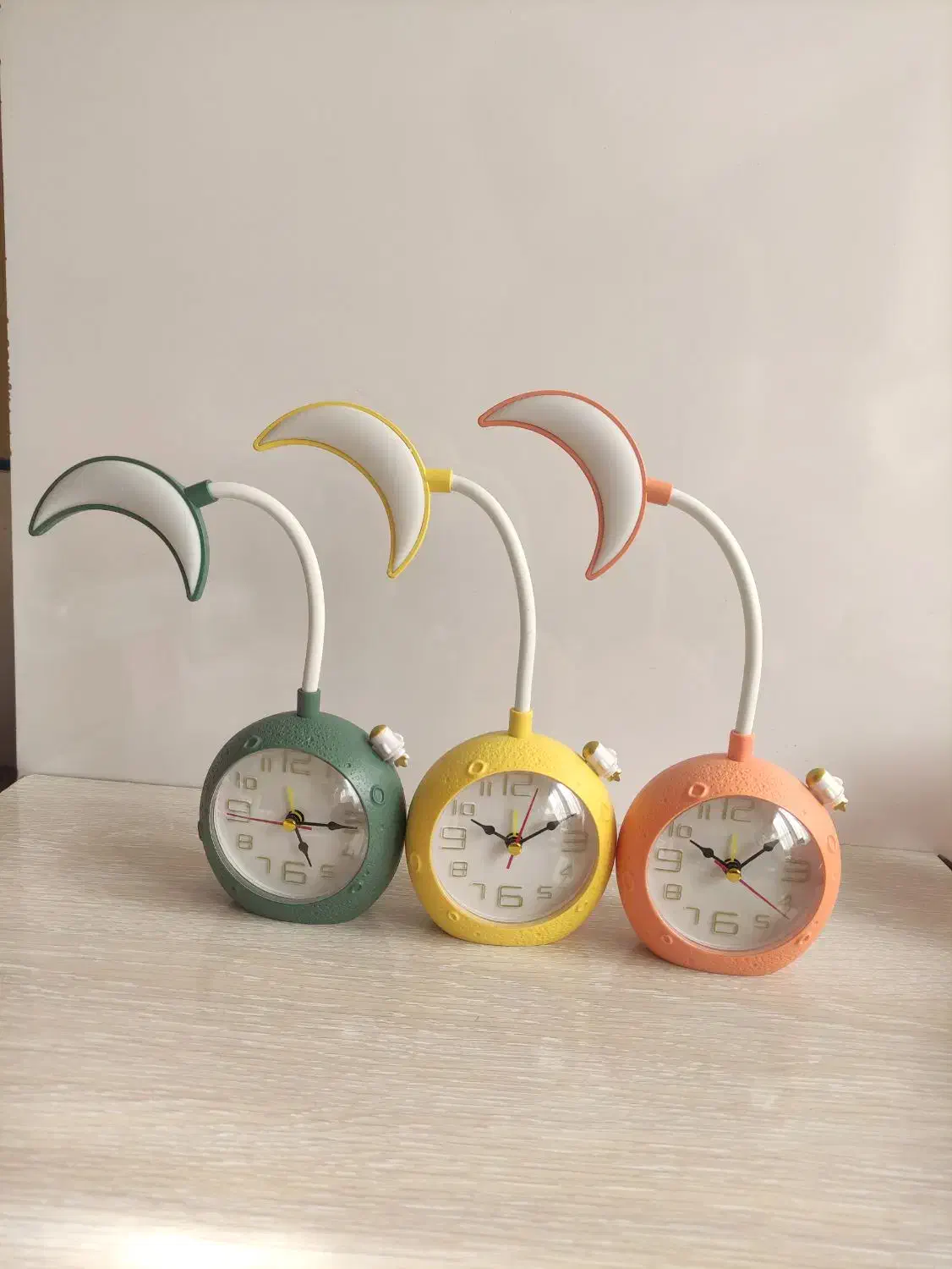 ساعت کودک|اسباب و اثاث بچه|شاهینشهر, خانه کارگر|دیوار