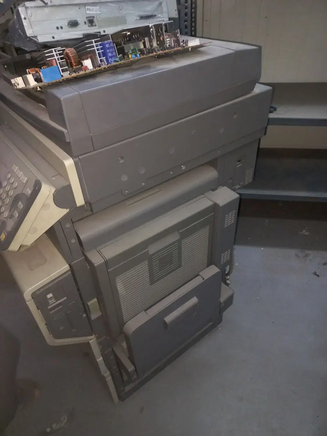 پرینتر رنگی کونیکا|پرینتر، اسکنر، کپی، فکس|فشاپویه, |دیوار