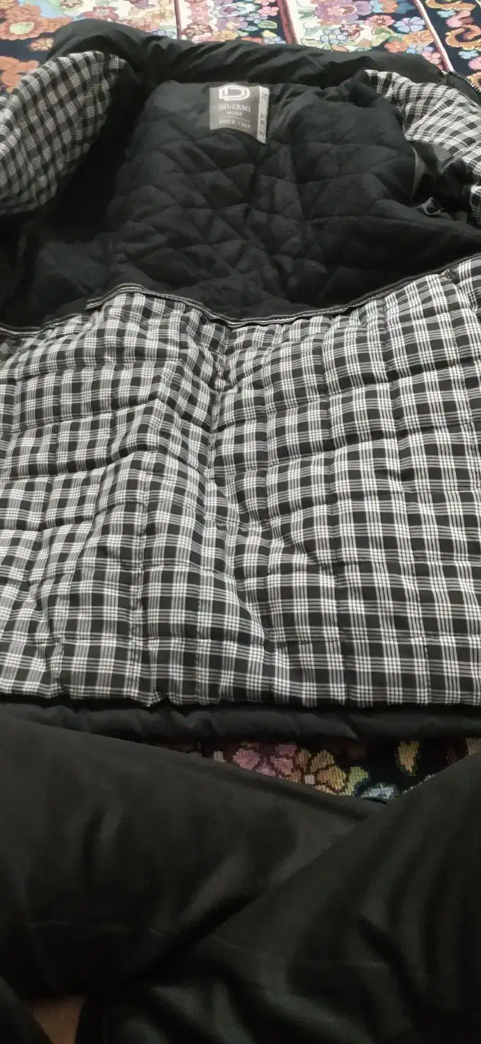 کاپشن|لباس|شادگان, |دیوار