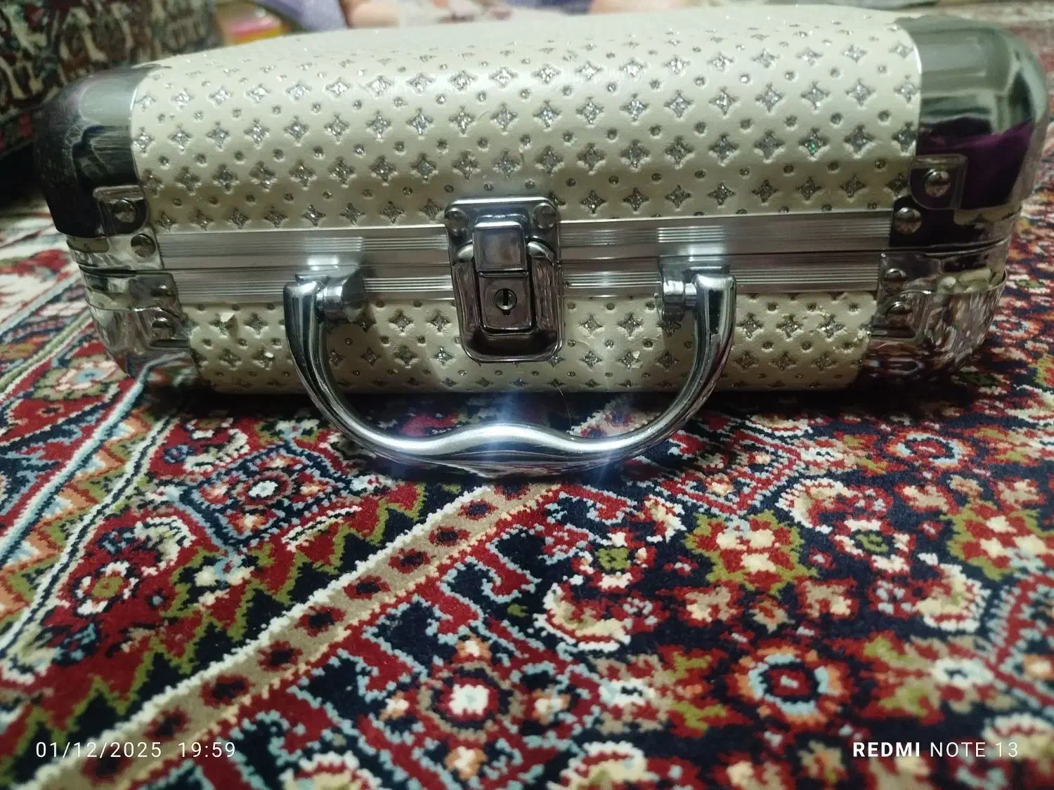 چمدان|کیف، کفش، کمربند|همدان, |دیوار