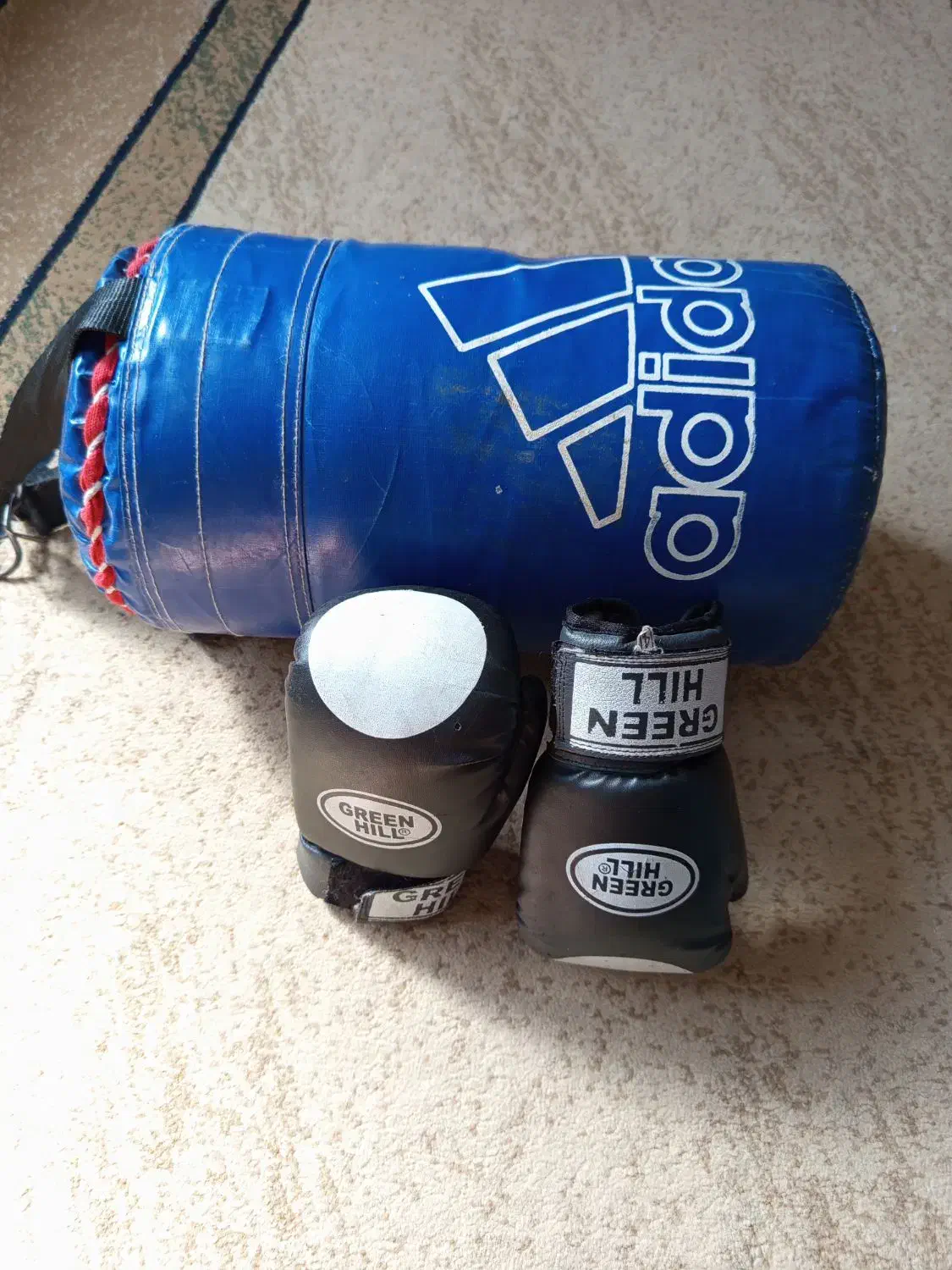 دستکش بوکس و کیسه بکس|تجهیزات ورزشی|یاسوج, |دیوار