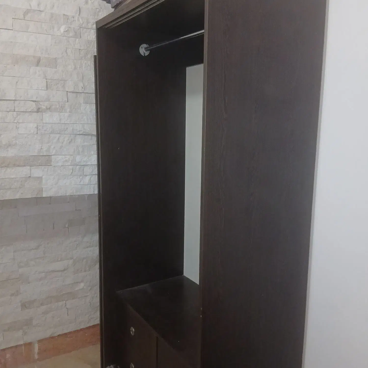 کمد لباس دارای ۴کشو و رگال اویز دو درب کشویی|جاکفشی، کمد، دراور|شهریار, بکه|دیوار