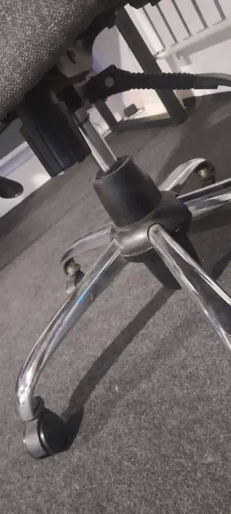 میز و صندلی اداری آرتمن (Artman)|مبلمان اداری|چابکسر, |دیوار