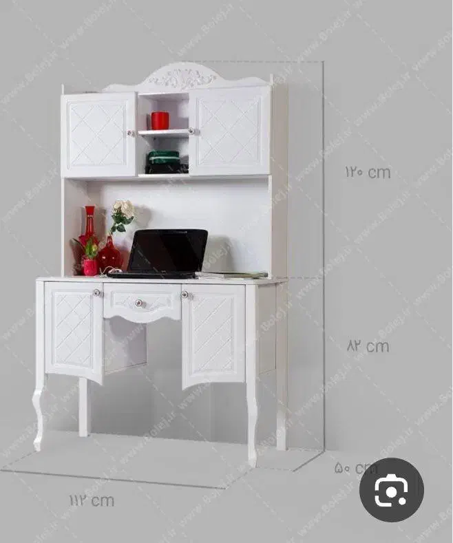 میز تحریر|میز تحریر و کامپیوتر|ری, شهادت|دیوار