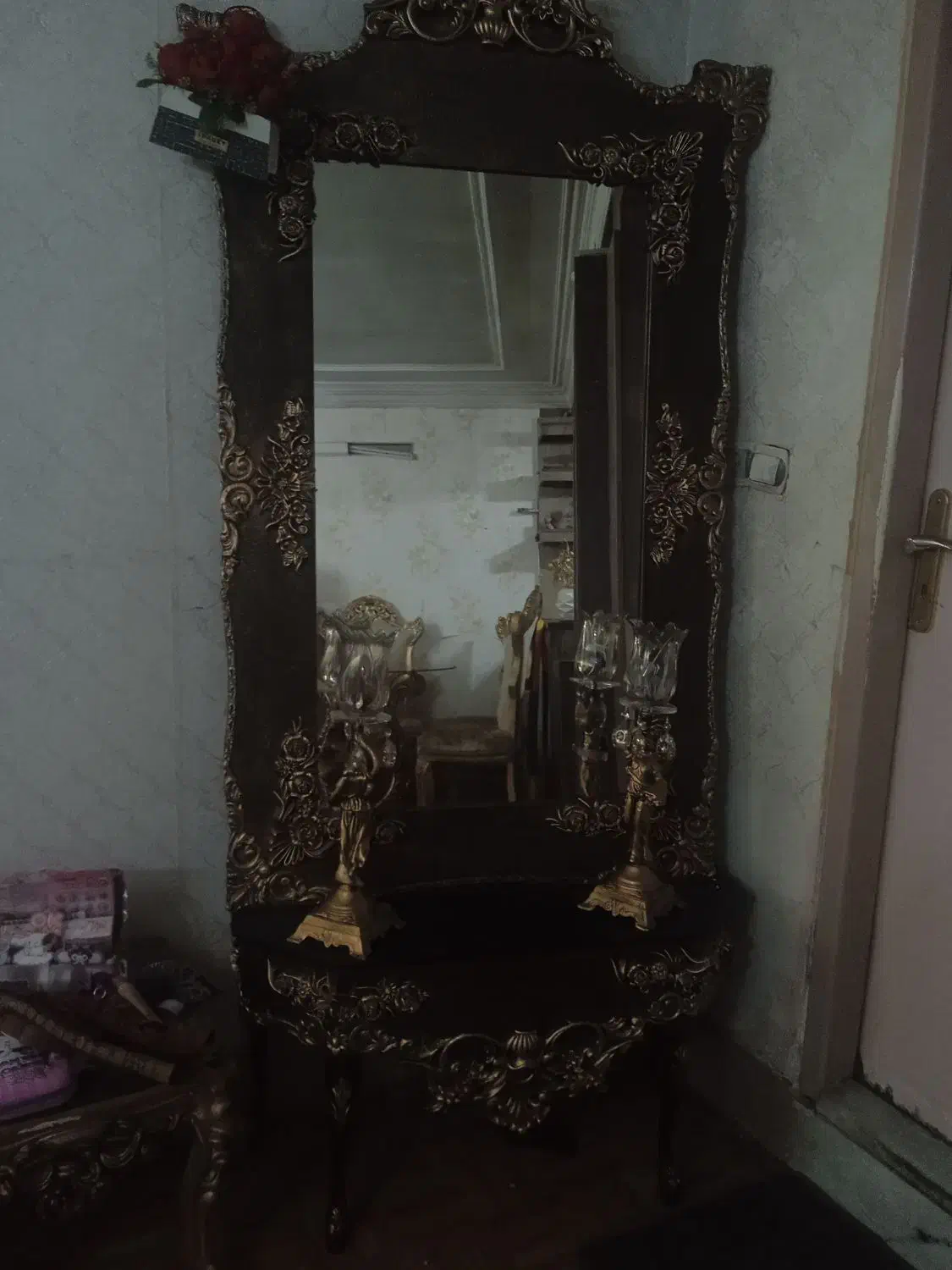 میز و آینه قهوه ای و طلایی سالم بدون خش|مبلمان خانگی و میز عسلی|شهریار, شهریار|دیوار