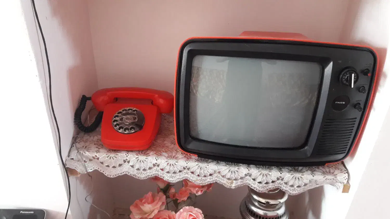 تلویزیون قدیمی سیاه وسفید|تلویزیون و پروژکتور|بیرجند, |دیوار