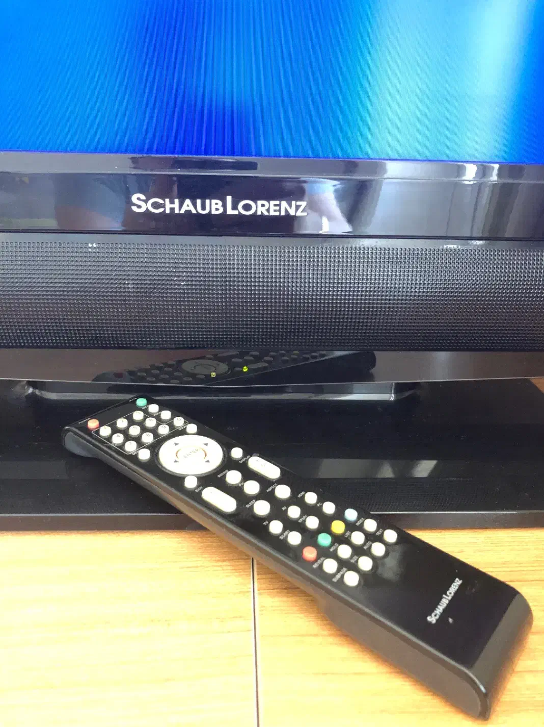 تلویزیون ال سی دی ۳۲ اینچ|تلویزیون و پروژکتور|کیش, |دیوار