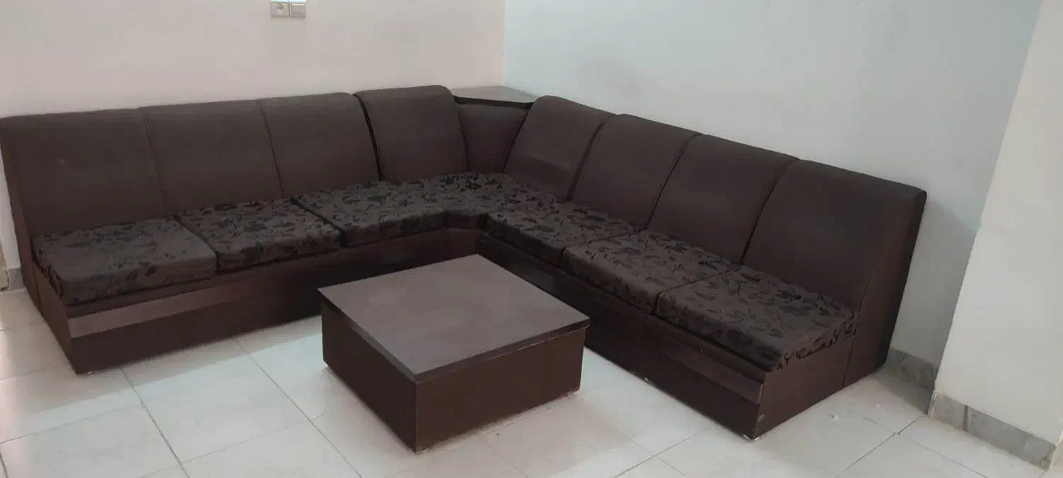 مبلمان و میز دکوری در حد نو و سالم|مبلمان خانگی و میز عسلی|اراک, |دیوار