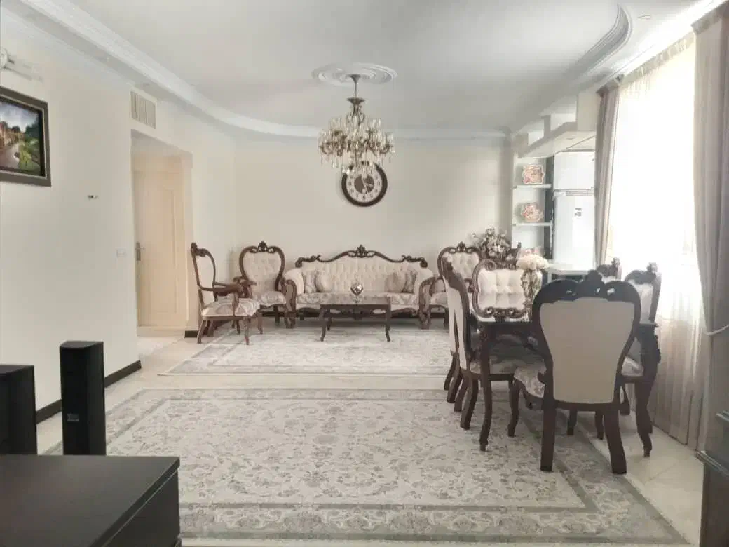 ۷۵متر دو خواب  پارکینگ انباری بالکن بسیار تمیز