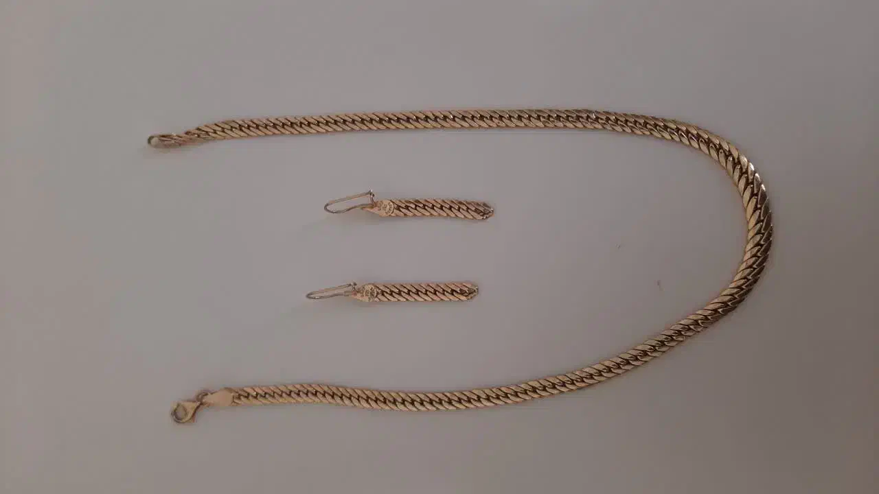 گردنبند و یک جفت گوشواره ست و دستبند|جواهرات|بیرجند, |دیوار