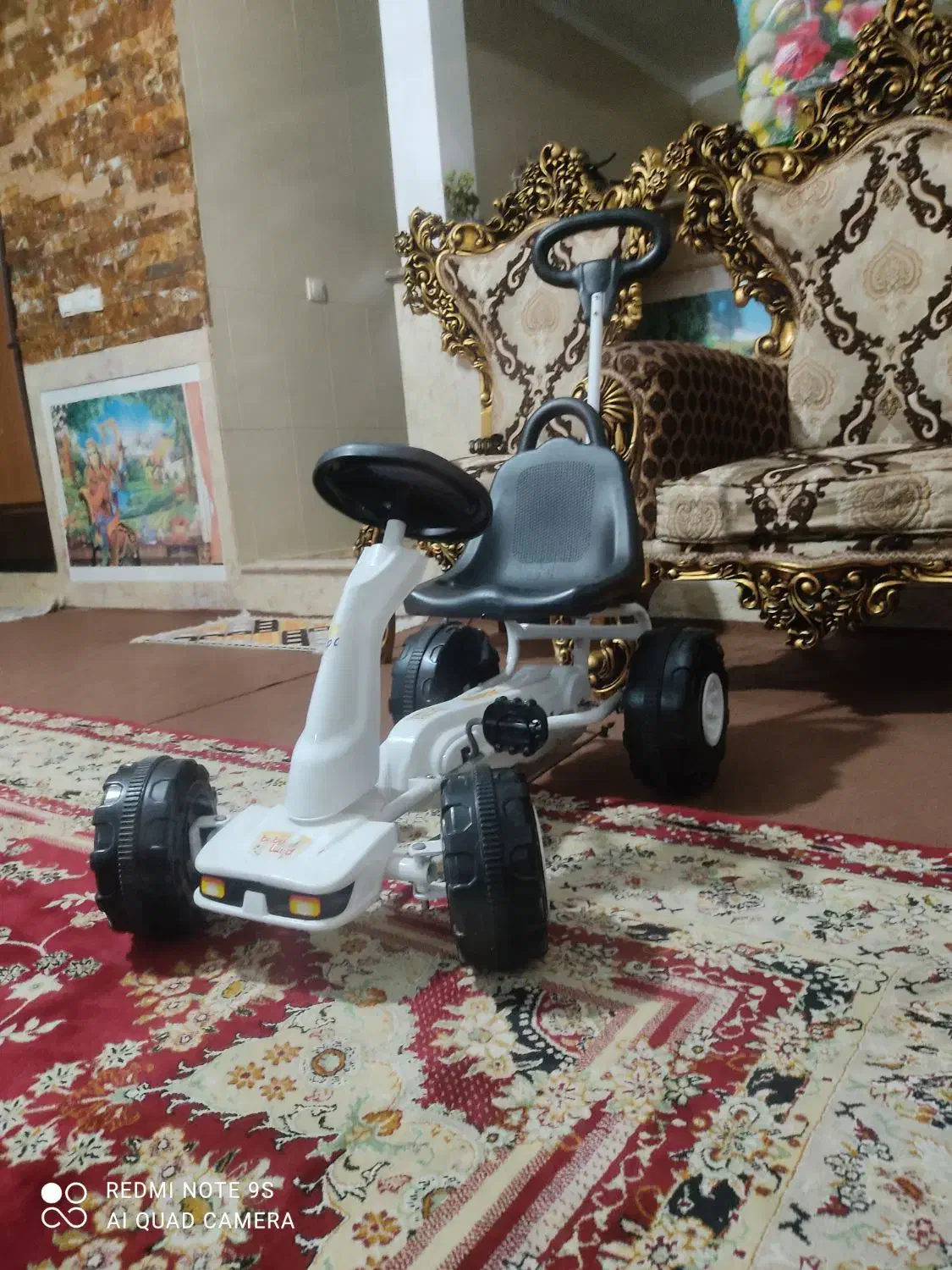 چرخ|دوچرخه، اسکیت، اسکوتر|خوی, |دیوار