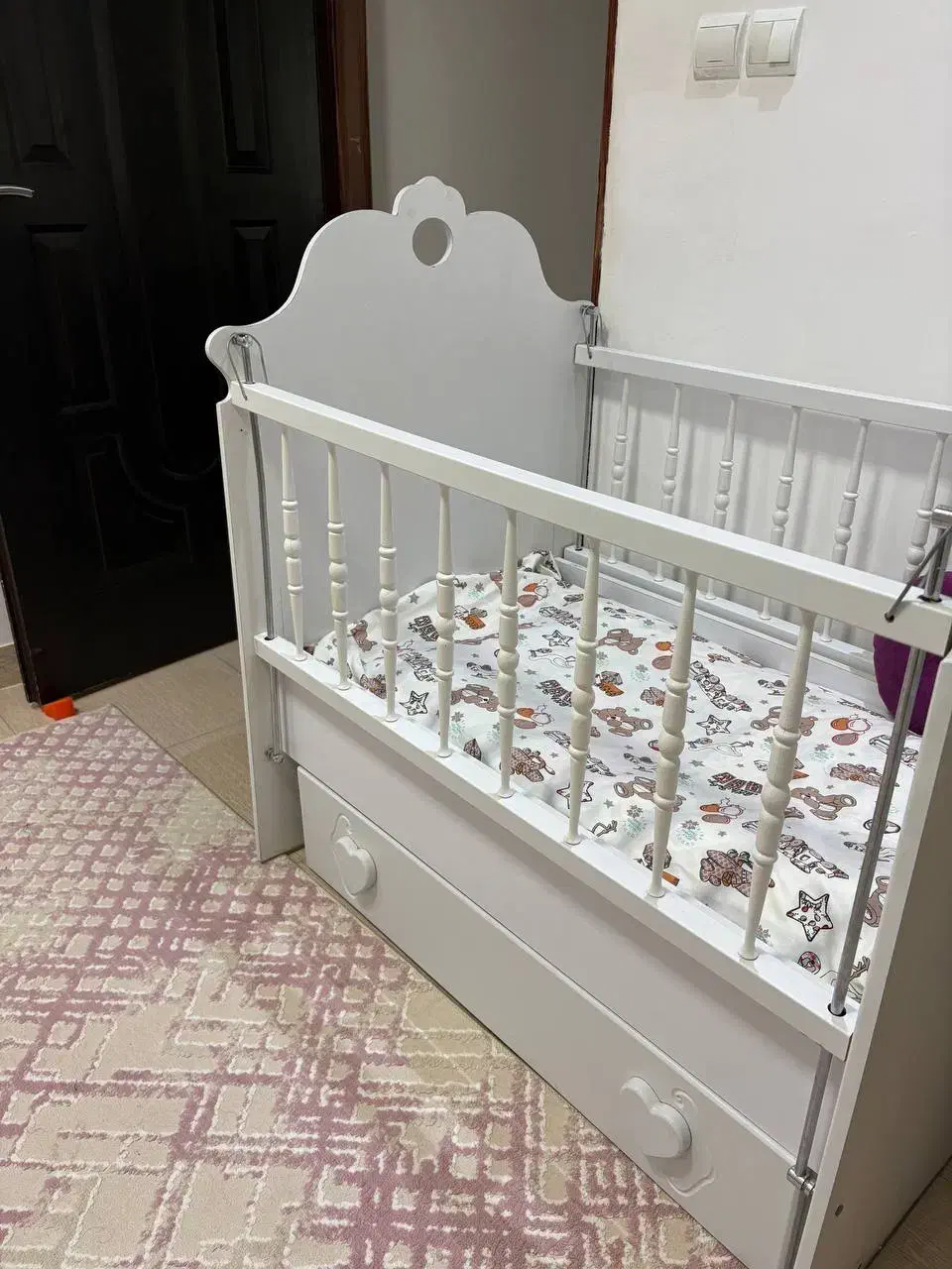 تخت بچه نو|تخت و صندلی بچه|کوچصفهان, |دیوار