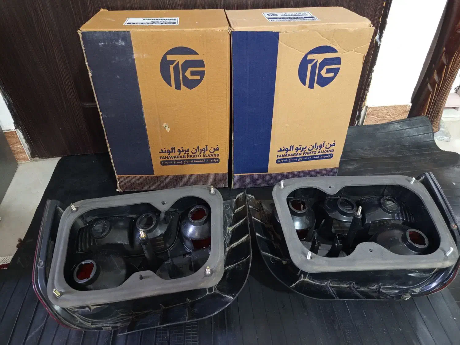 چراغ عقب خطر پراید 132فنرلول دوگانه تیبا وایر تیبا|قطعات یدکی و لوازم جانبی|رشت, هلال احمر|دیوار