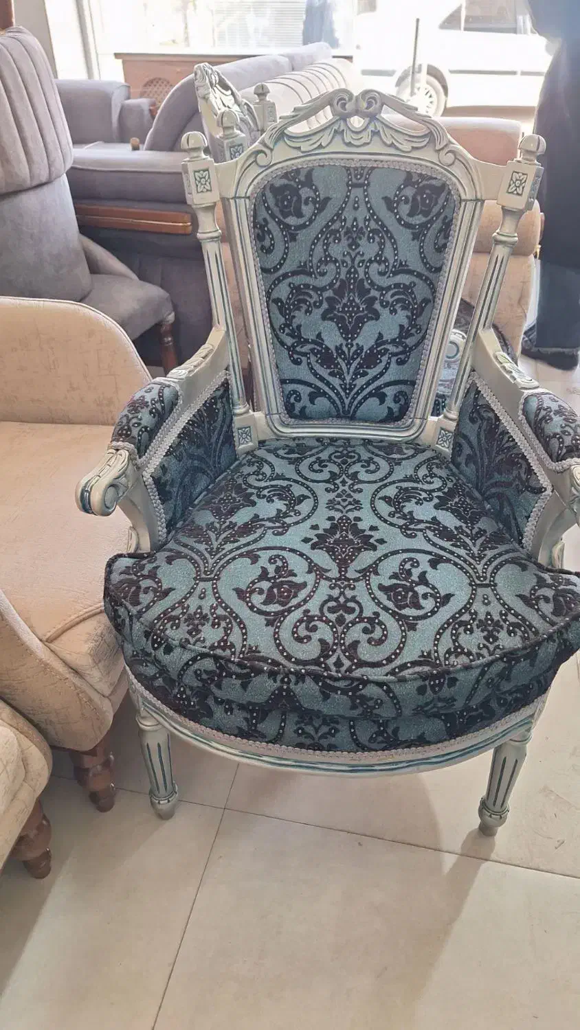 مبل ۷نفره بسیار تمیزوسالم.فروش فوری فقط ۸میلیون|مبلمان خانگی و میز عسلی|ملایر, |دیوار