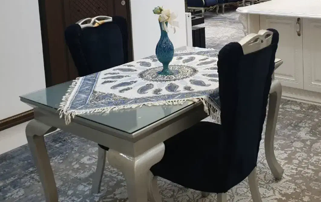 میز نهار خوری ۴ نفره در حد نو|میز و صندلی غذاخوری|قم, زنبیل آباد|دیوار