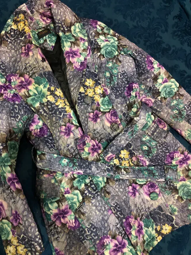 بارونی تمیز و زیبا دارای دو جیب و کمربند قیمت۳۵۰|لباس|ساری, |دیوار