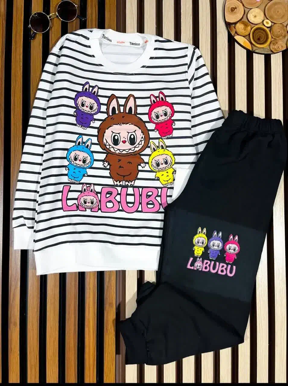 بچگانه|کفش و لباس بچه|قمصر, |دیوار