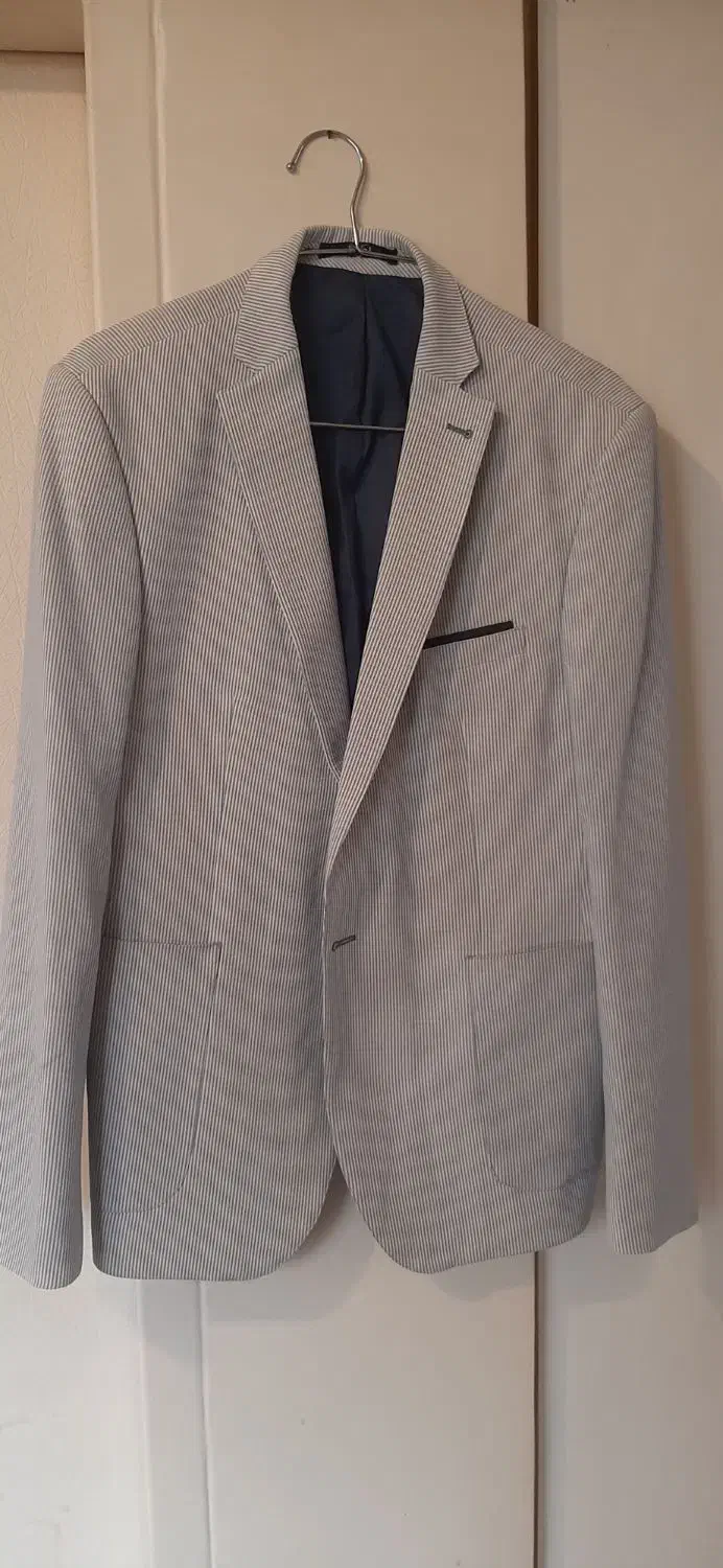 کت تک|لباس|تهران, جمهوری|دیوار