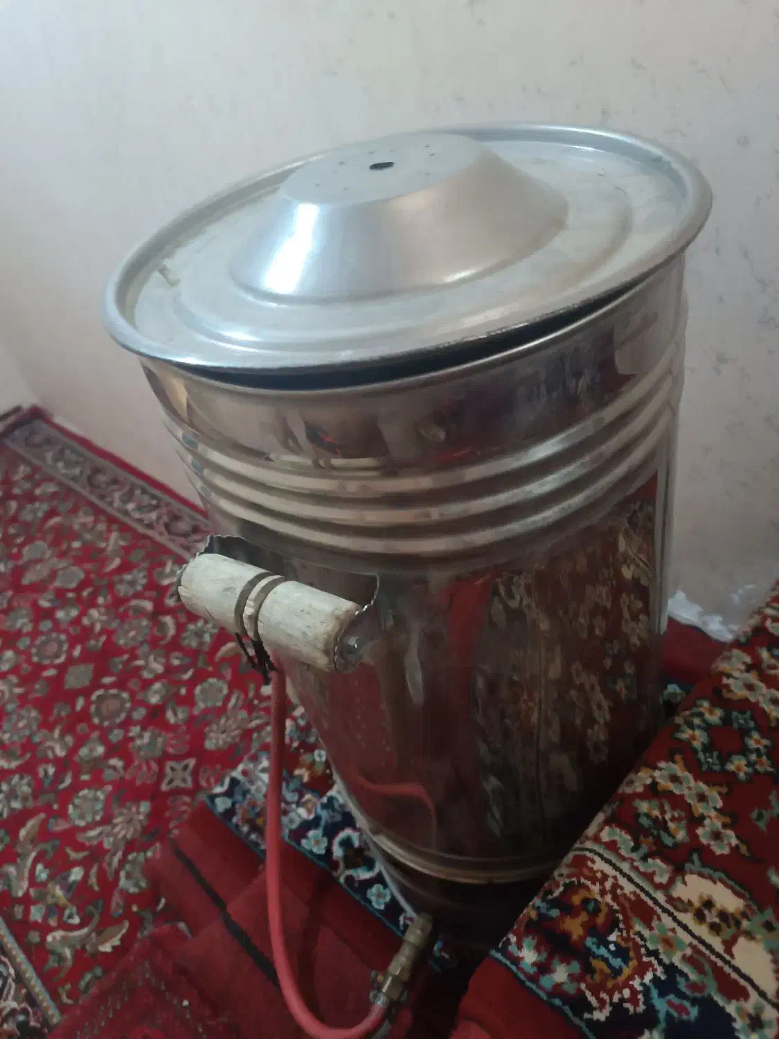 سماور بزرگ|سماور، چایساز، قهوهساز|بروجرد, |دیوار