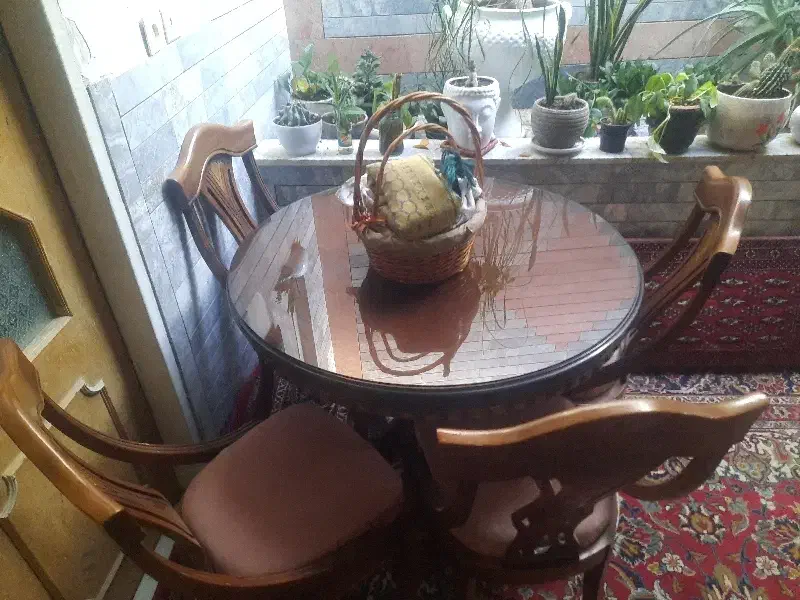 میز نهارخوری چوب اصل|میز و صندلی غذاخوری|تربت‌حیدریه, حسنی بالا|دیوار