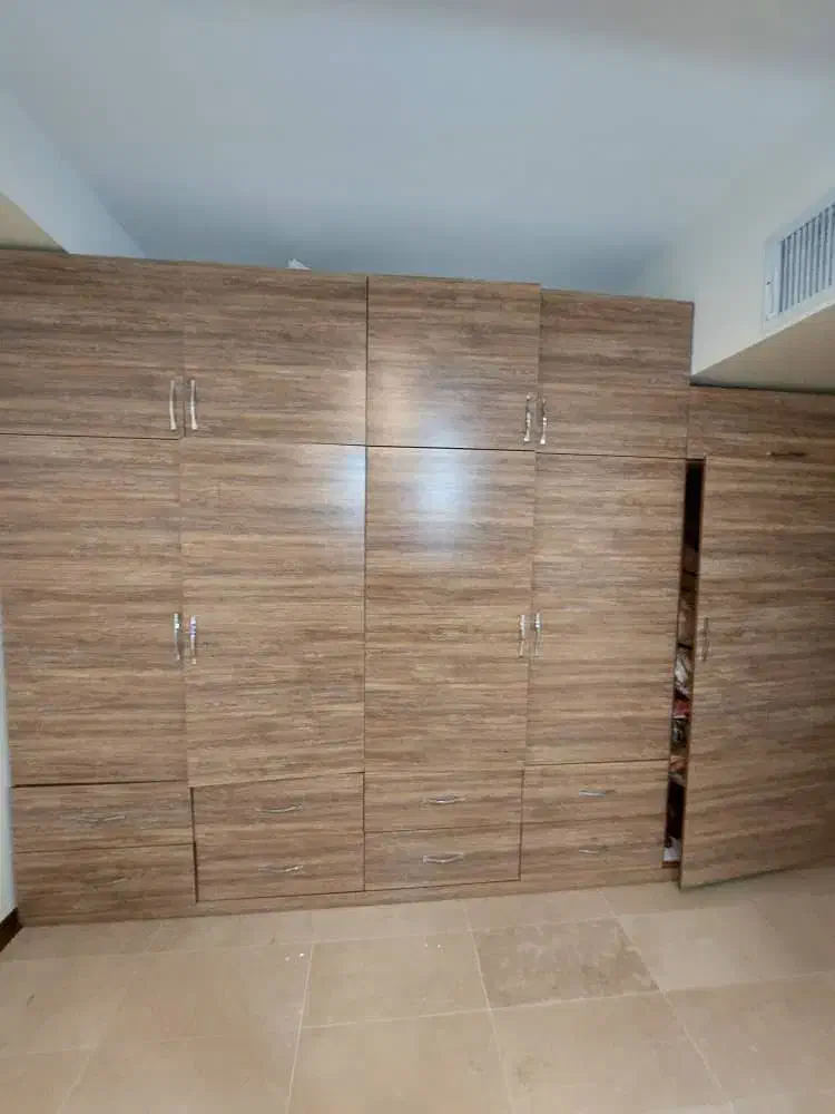 ۱۵۵متر تکواحدی ۲پارکینگ مشابه نوساز خ فرخی، تخلیه