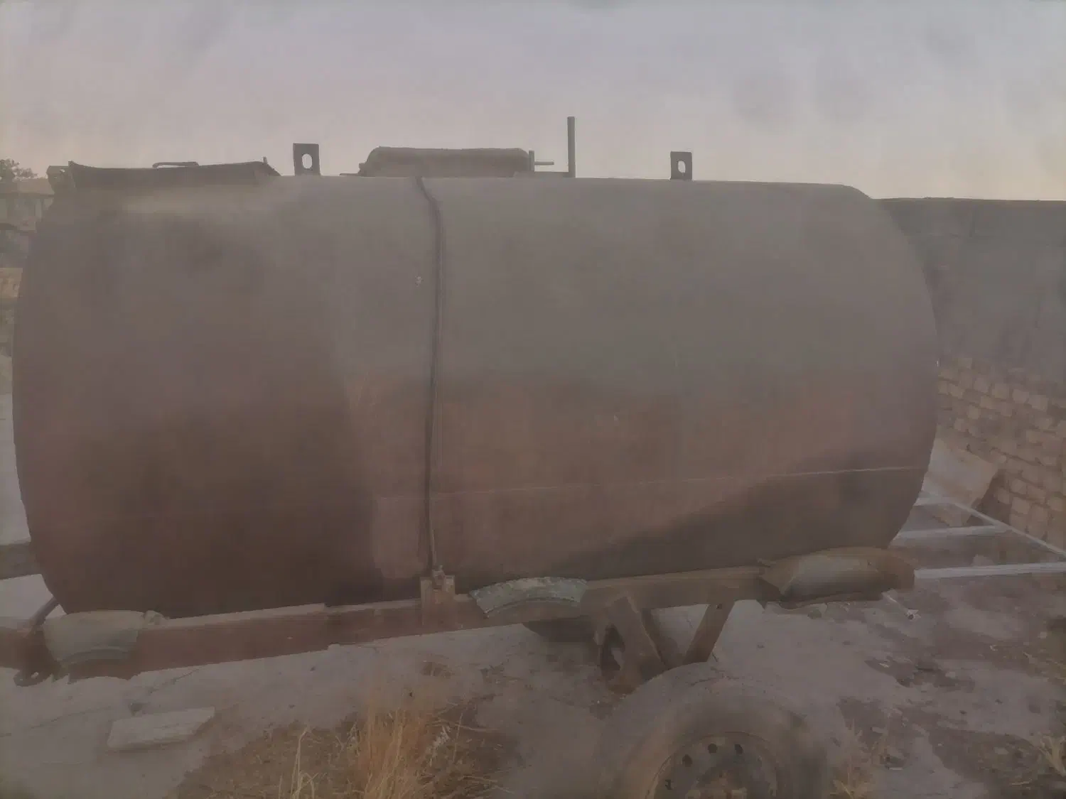 تانکر 2000هزار لیتری بدون گاری 15میلیون|مصالح و تجهیزات ساختمان|طاغنکوه, |دیوار