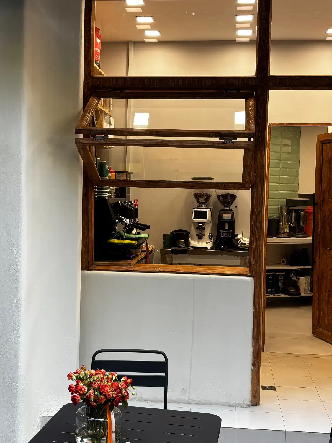 باریستا و آشپز|استخدام خدمات فروشگاه و رستوران|تهران,  امام زاده قاسم (نیاوران)|دیوار