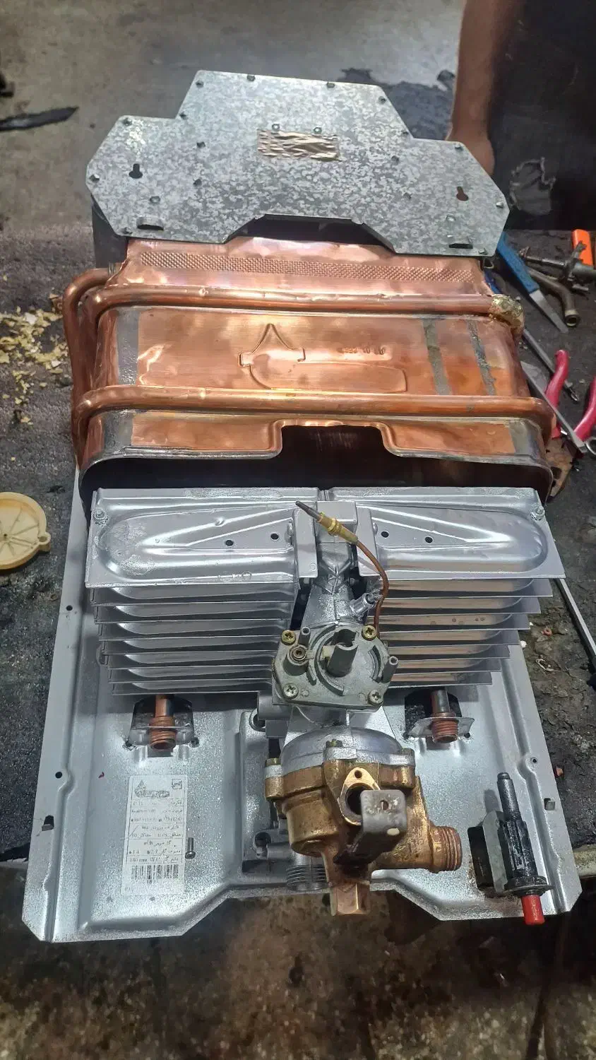 تعمیرات آبگرمکن های ایستاده دیواری بوتان مخزن دار|خدمات پیشه و مهارت|یزد, |دیوار