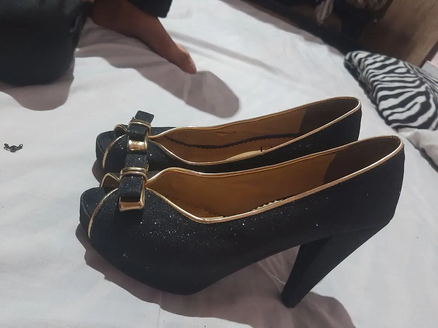 لباس مجلسی|لباس|رضویه, |دیوار