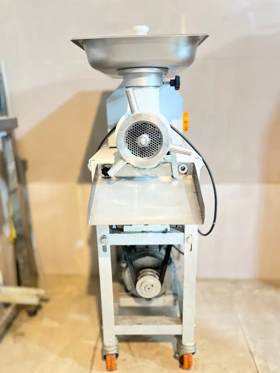 چرخ گوشت ۳۲ تک فاز|کافی‌شاپ و رستوران|شهریار, شهریار|دیوار