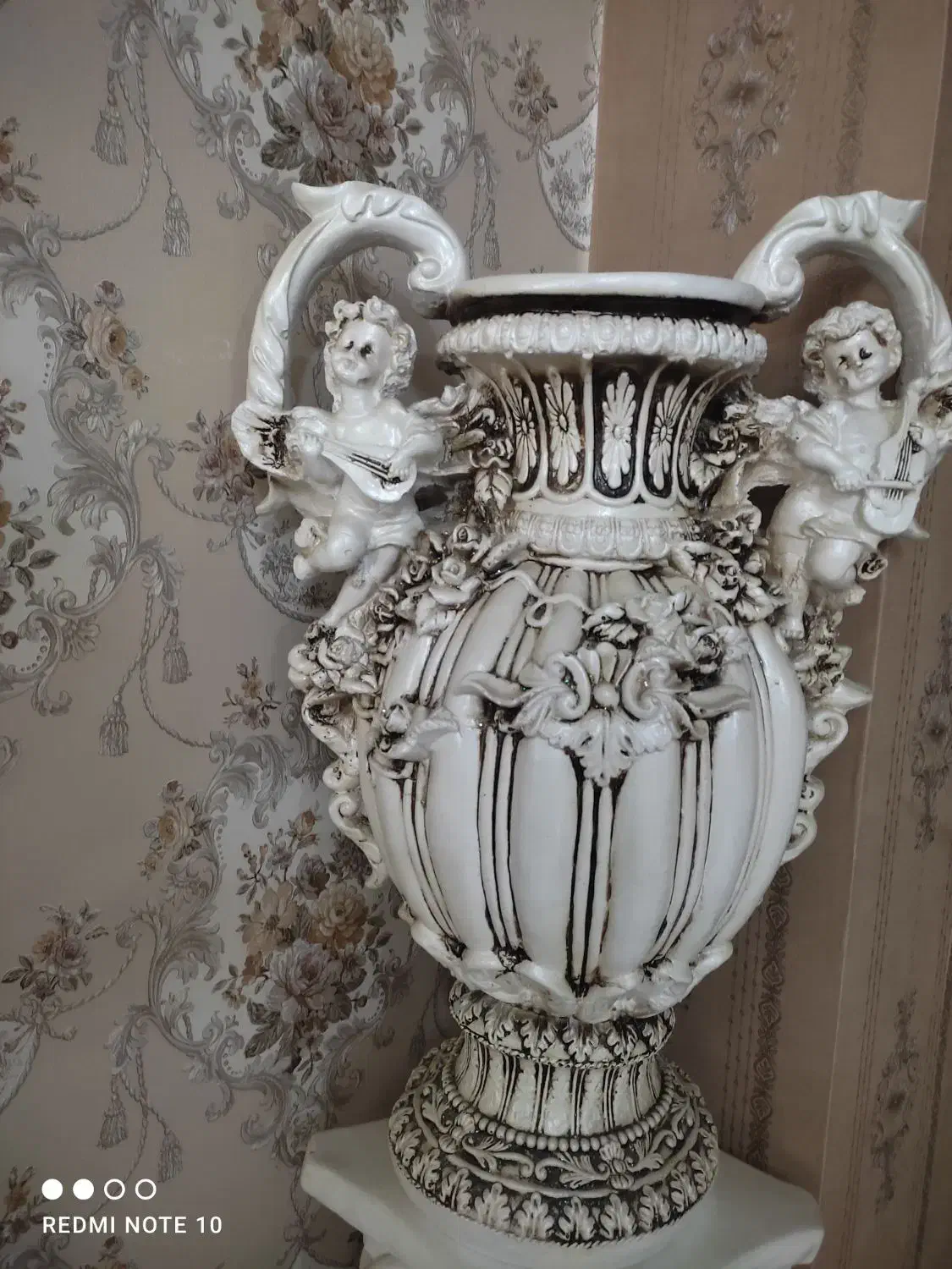 مجسمه کنار سالنی طرح فرشته|مجسمه، تندیس، ماکت|اسلام‌شهر, شهرک قائمیه|دیوار