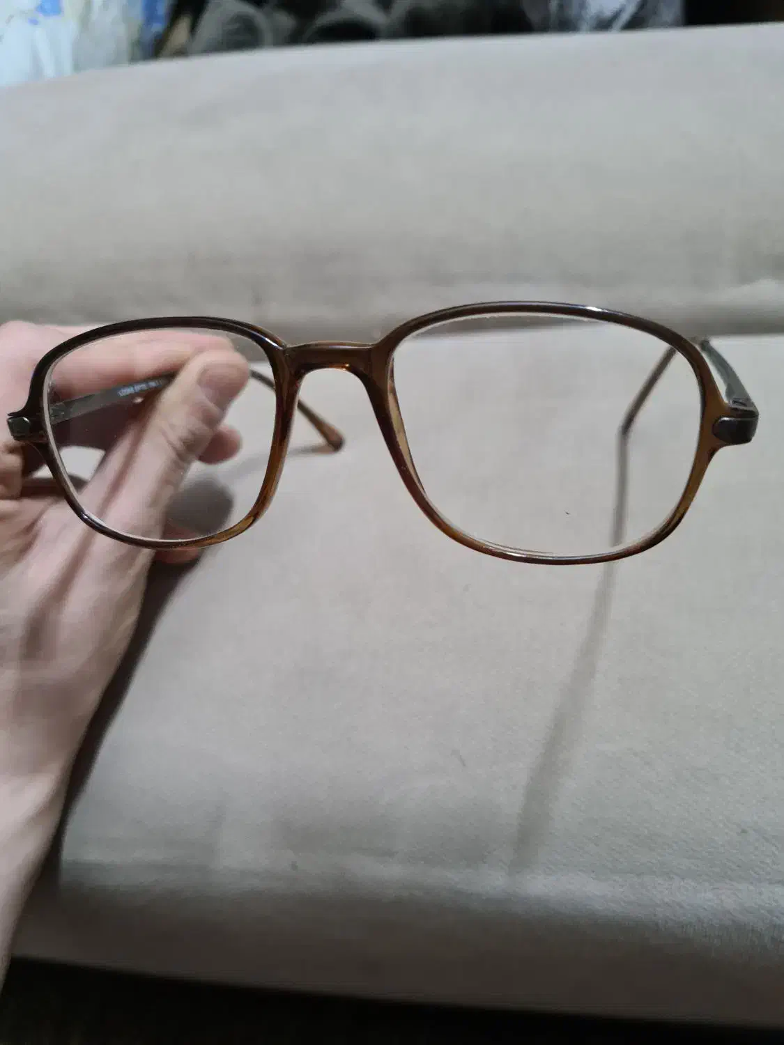 فریم عینک|زیورآلات و اکسسوری|مشهد, کارگران|دیوار