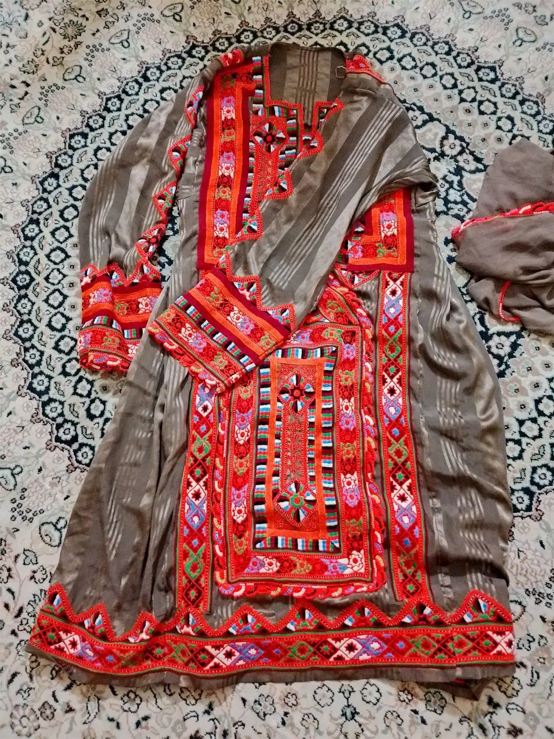 لباس درحدنو|لباس|ایرانشهر, |دیوار