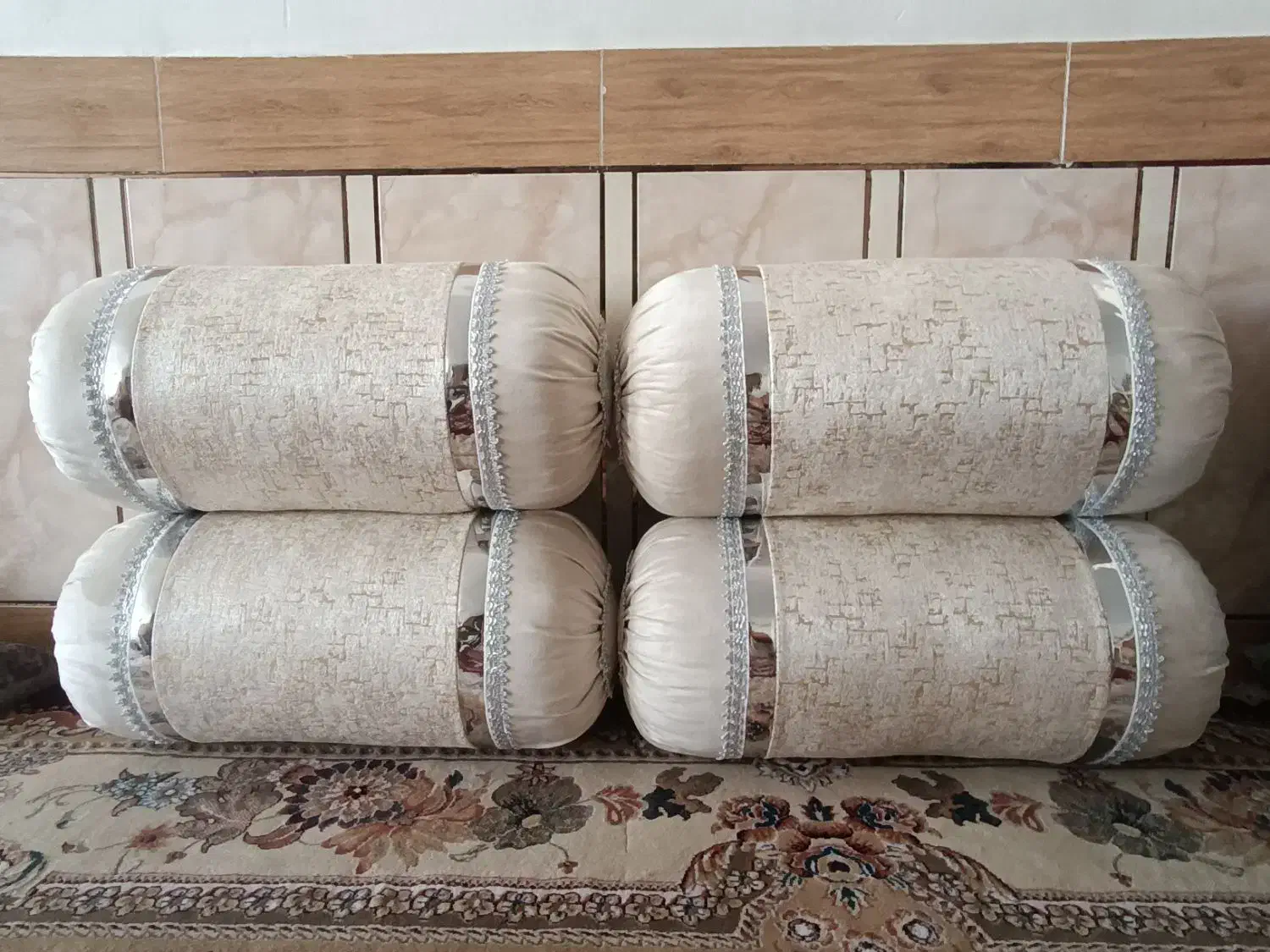 تولید پشتی و بالشت|رختخواب، بالش، پتو|کوه چنار, |دیوار